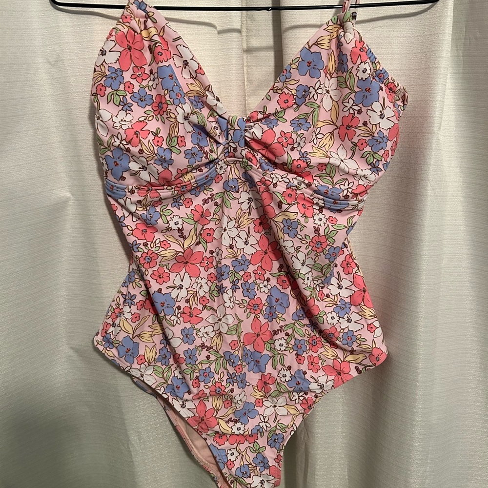 Cupshe Sz Med One Piece Swimsuit EUC